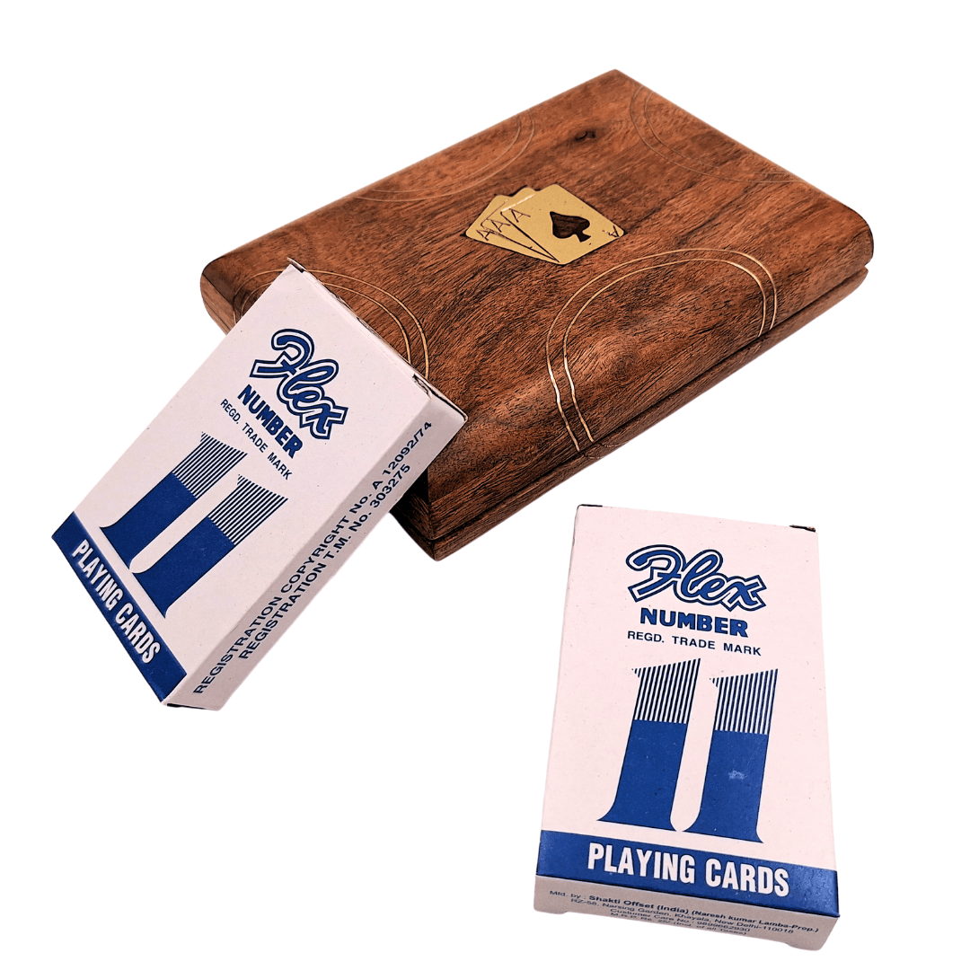 Elegantes Set mit 2 Kartendecks in Holzkiste mit Personalisierung und Gravur