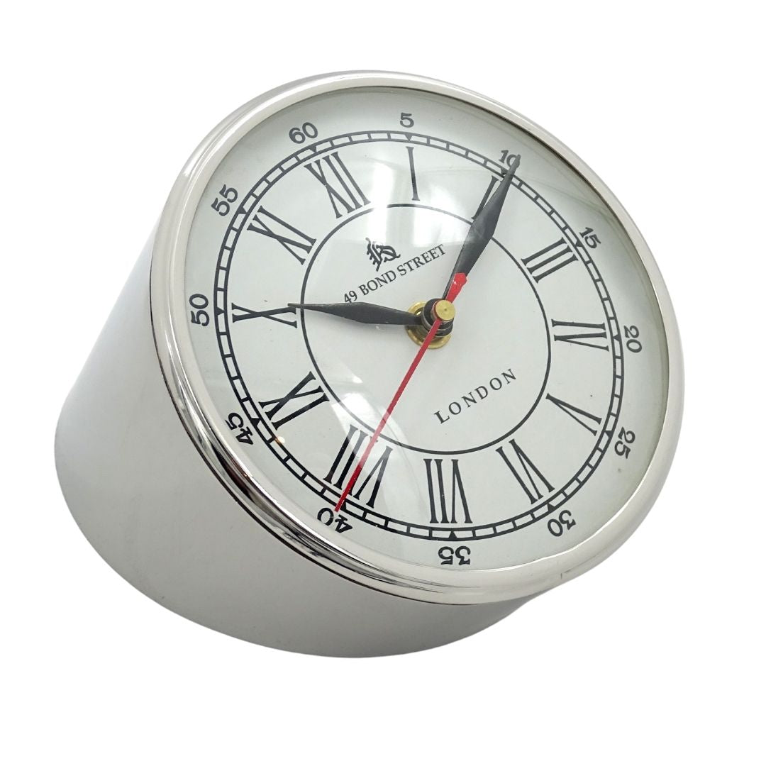 Metalluhr für den Schreibtisch CLK-0212 mit Gravur – Personalisierbares Geschenk in Silber, Weiß oder Schwarz, Höhe 19 cm, moderner Stil mit römischen und arabischen Ziffern