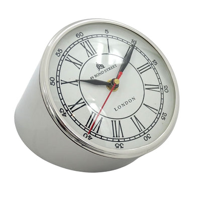 Metalluhr für den Schreibtisch CLK-0212 mit Gravur – Personalisierbares Geschenk in Silber, Weiß oder Schwarz, Höhe 19 cm, moderner Stil mit römischen und arabischen Ziffern