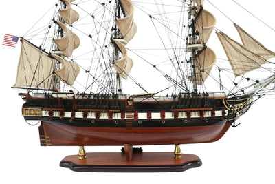 Exklusives großes Segelschiffmodell USS Constitution 100cm mit Möglichkeit zur Personalisierung durch Gravur
