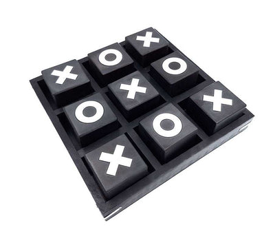 Großes Tic-Tac-Toe aus Holz, 24 x 24 cm, mit personalisierbarer Gravur – elegantes Strategiespiel als Geschenk – klassische schwarz-weiße Kombination, hochwertiges Holz