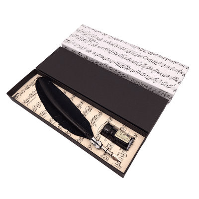 Elegantes Kalligrafie-Set mit schwarzem Gänsefederhalter, Feder, Tinte und personalisierbarer Gravur  