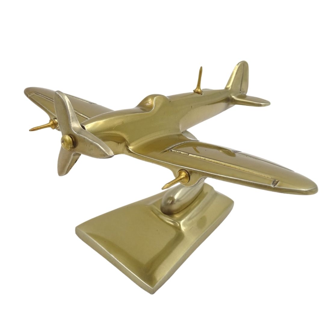 Modell des Flugzeugs Spitfire Gold WWII-Jagdflugzeug mit personalisierbarer Gravur – elegantes Geschenk für Luftfahrtliebhaber, aus Aluminium, Maße 15 × 13 × 8 cm