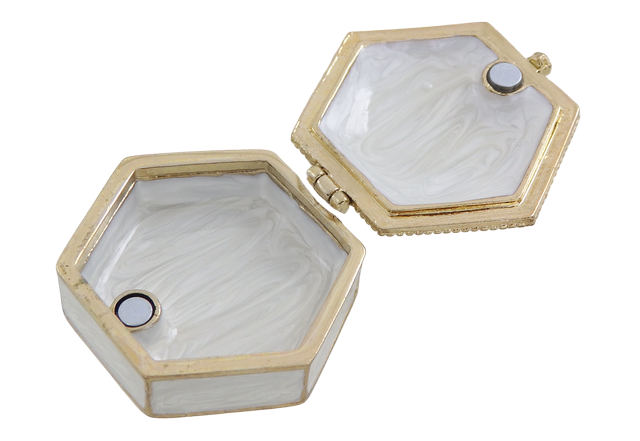 Elegante Metall-Geschenkbox mit Kristallen B0035-08WH, Weiß-Gold, personalisierbare Gravur, ideal für Schmuck und Kleinigkeiten, 5x5x2 cm  