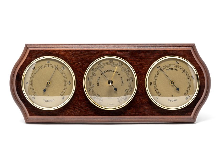 Wetterstation Fischer 9176-22 mit Barometer, Hygrometer und Thermometer in einem Messingrahmen auf Mahagonibasis mit Option zur personalisierten Gravur