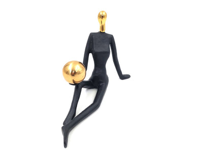 Dekorative Figur Turnerin mit Ball, personalisierte Gravur, Höhe 15 cm, schwarz und gold, ideales Geschenk für jeden Anlass