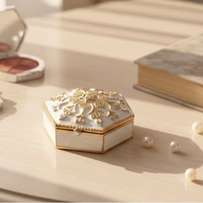 Elegante Metall-Geschenkbox mit Kristallen B0035-08WH, Weiß-Gold, personalisierbare Gravur, ideal für Schmuck und Kleinigkeiten, 5x5x2 cm  