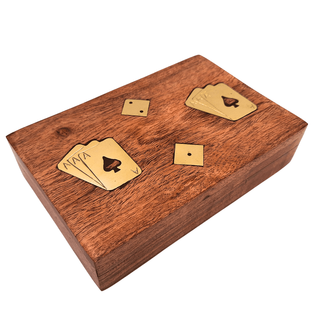 Elegantes Kartenspiel- und Würfelset in Holzkiste mit Messingverzierungen