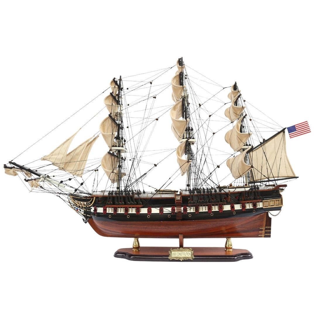 Exklusives großes Segelschiffmodell USS Constitution 100cm mit Möglichkeit zur Personalisierung durch Gravur