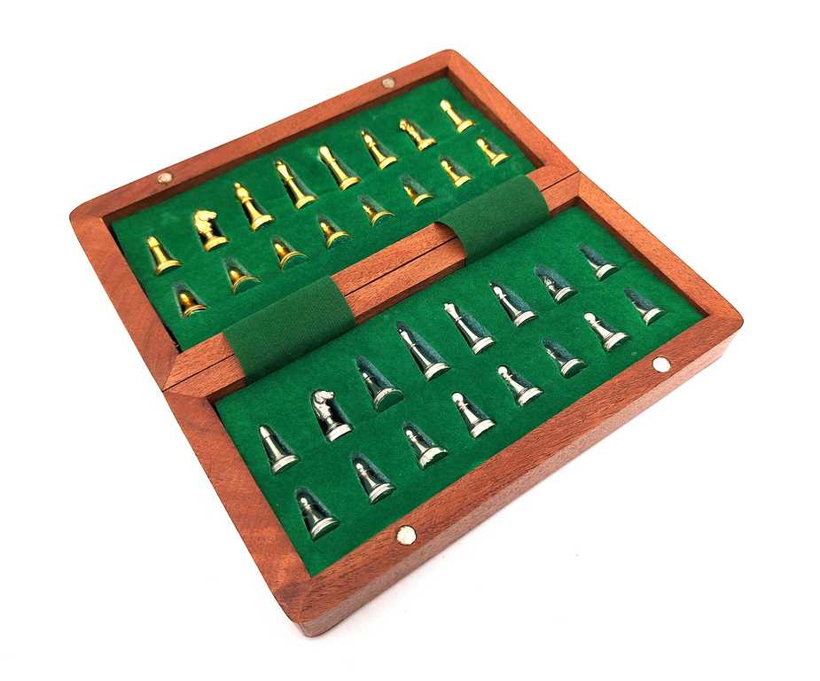 Magnetisches Messing-Schachspiel in Holzkiste mit personalisierbarer Gravur