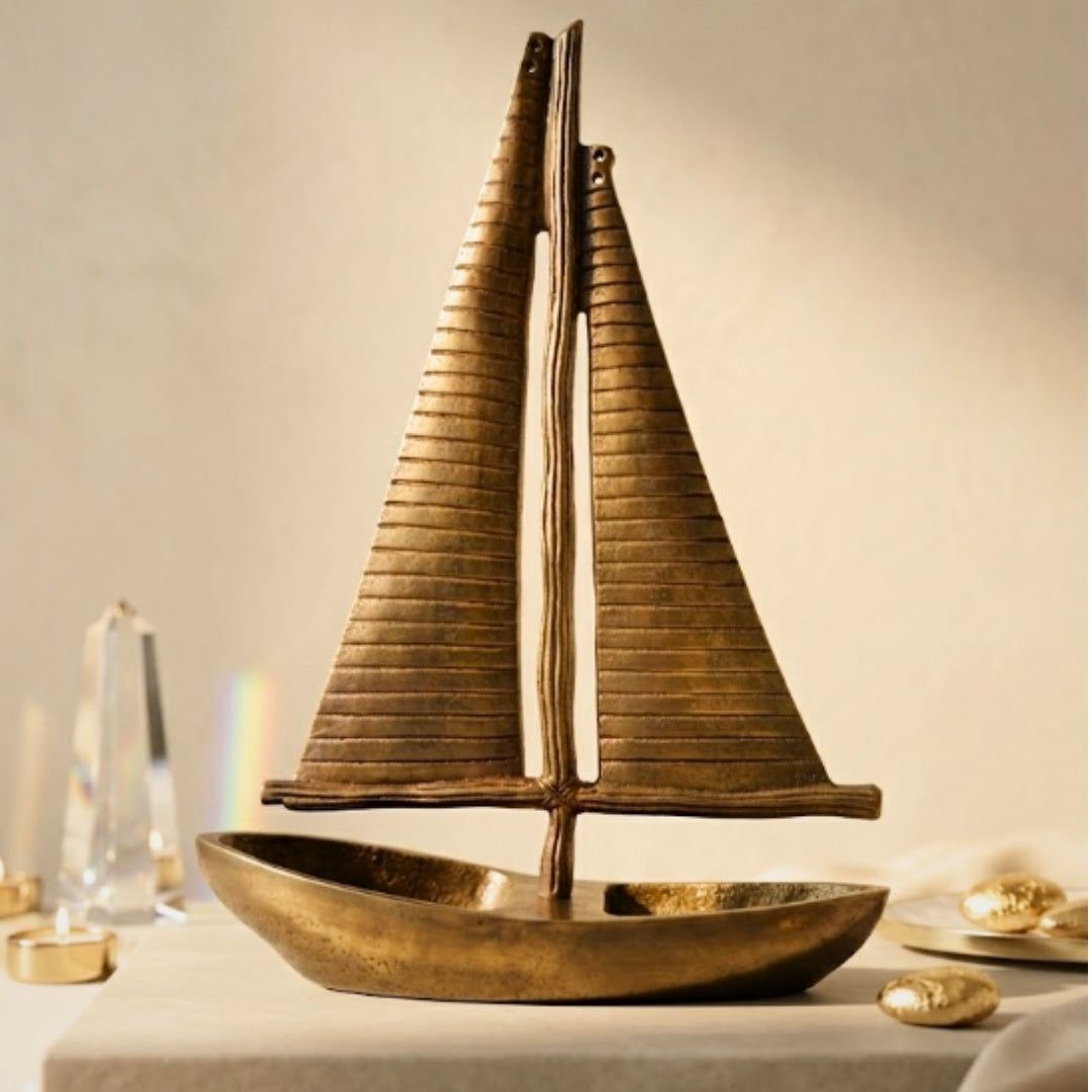 Modell einer Yacht aus goldenem Aluminium, 38 cm, mit personalisierbarer Gravur