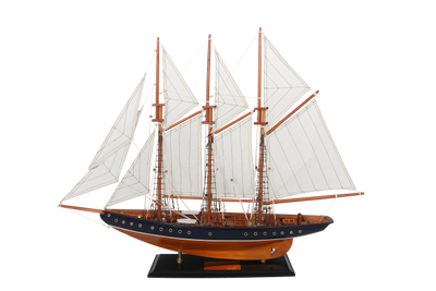 Modell des Schoners Atlantic 72 cm – Replik des legendären Schiffes mit personalisierbarer Gravur – ideales Geschenk für Segelliebhaber – aus Holz mit Stoffsegeln gefertigt
