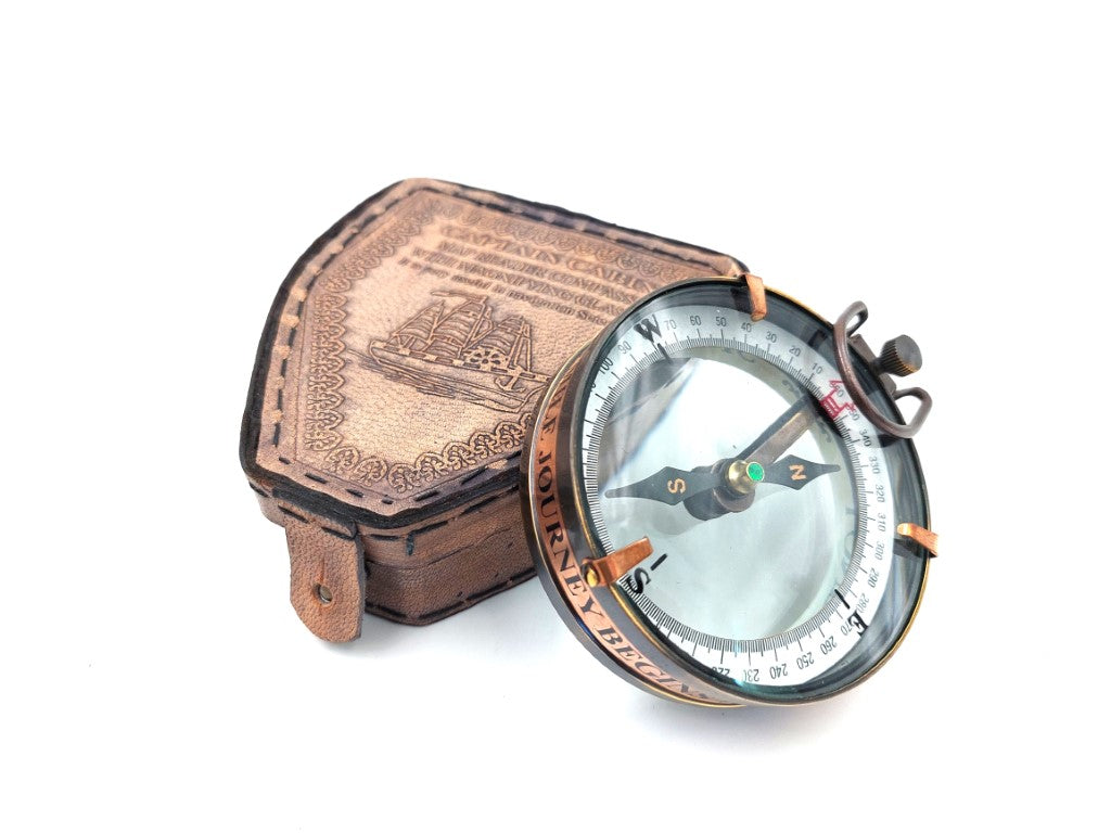 Wanderer-Kompass mit personalisierter Gravur in Lederetui – Messing-Retro-Gadget als Geschenk, 9,25 cm mit inspirierendem Schriftzug