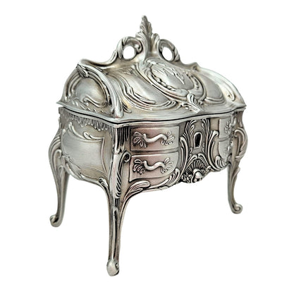 Silberne Retro-Metall-Schmuckschatulle 2056M mit Gravurmöglichkeit – elegantes Geschenk zum Muttertag oder Geburtstag, Maße 9,7 x 10 x 6,7 cm, Rokoko-Stil mit floralen Ornamenten