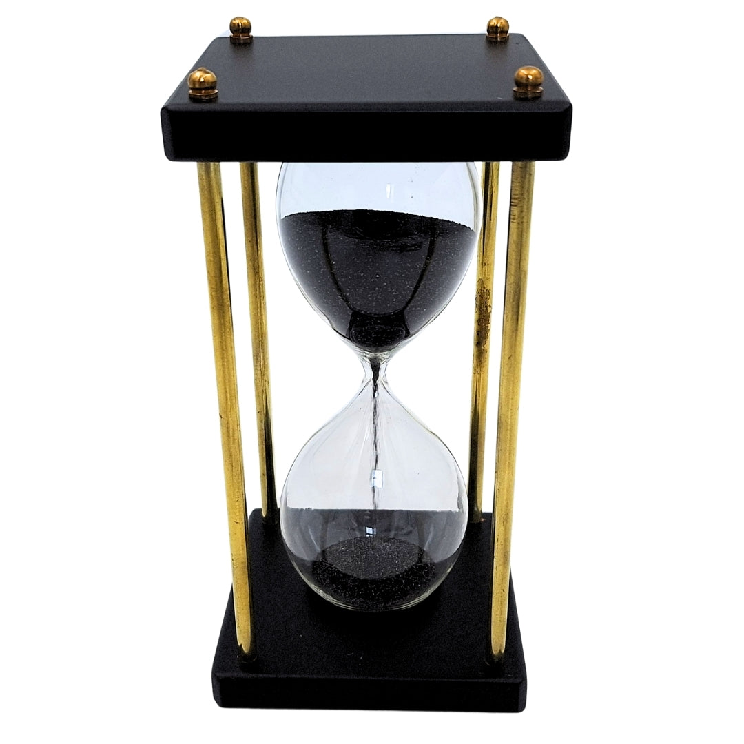 Messing-Holz-Sanduhr 5 Minuten mit schwarzem Sand und personalisierbarer Gravur – elegante Retro-Dekoration als Geschenk, Höhe 16 cm