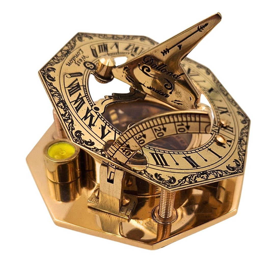 Messingkompass in stilvollem Lederetui mit Gravurmöglichkeit – Retro-Vintage-Geschenk für Reisende und Segler - 8 cm Höhe, elegantes Design aus Messing