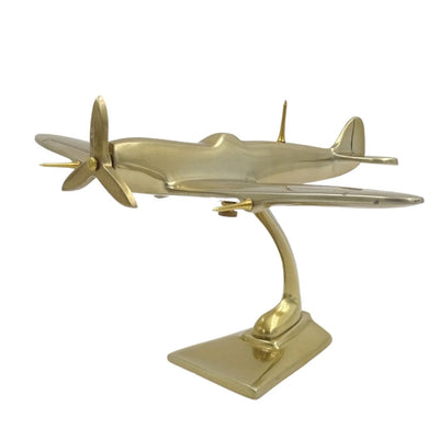 Modell des Jagdflugzeugs Spitfire aus Aluminium in Gold mit personalisierbarer Gravur
