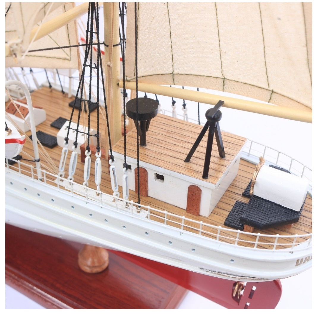 Exklusives Segelschiffmodell Dar Pomorza 82 cm mit Möglichkeit zur Personalisierung durch Gravur