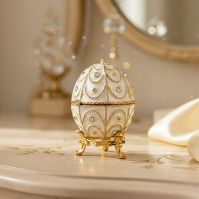 Exklusive Fabergé-Ei Schmuckschatulle aus Metall mit Kristallen in Weiß-Gold mit Gravur-Personalisierung  