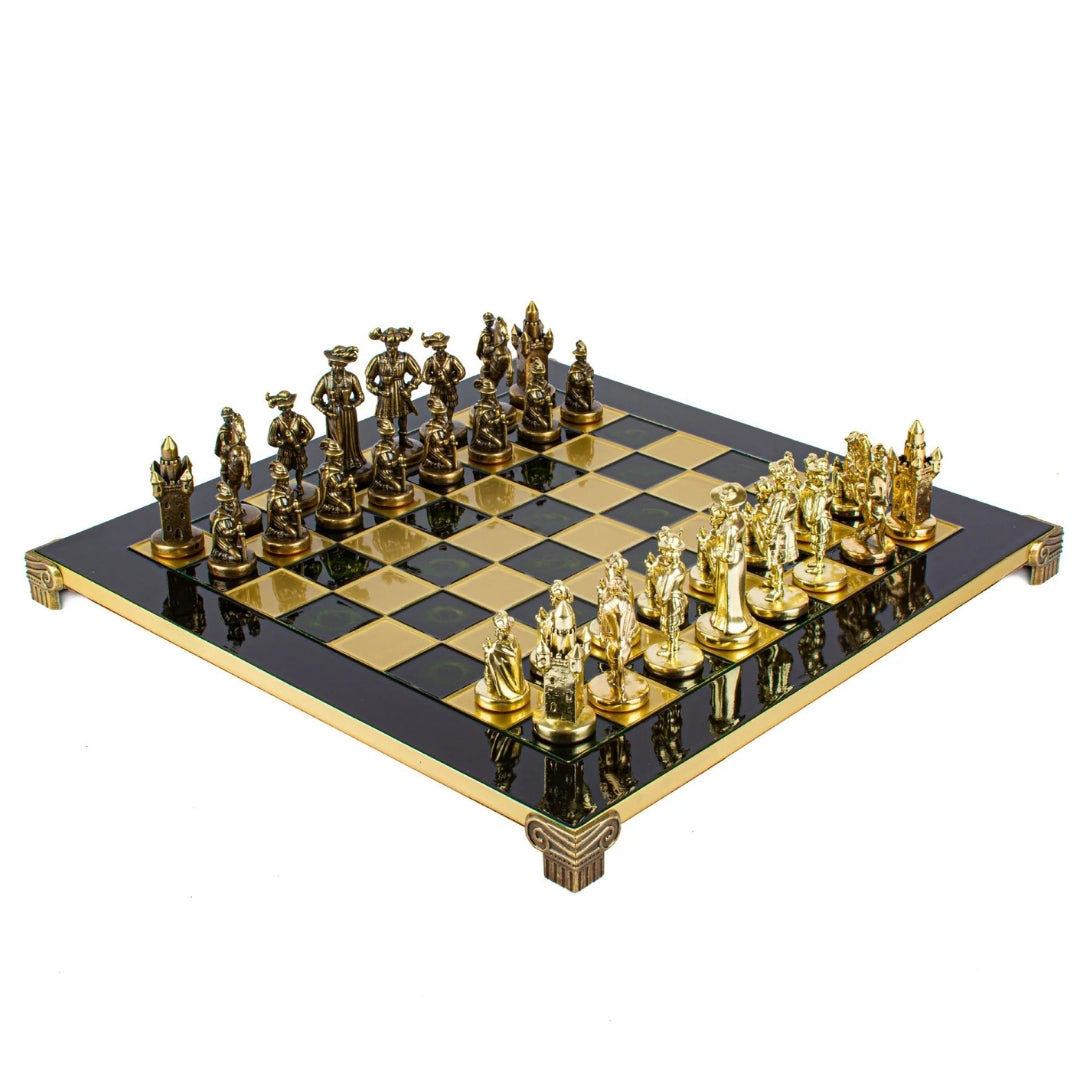 Exklusive Metall-Schachfiguren mit Messing-Schachbrett 44 x 44 cm – Mittelalterliche Figuren mit Personalisierung durch Gravur