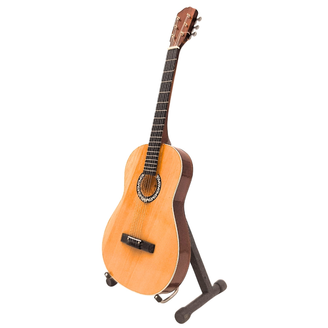 Mini-Klassikgitarre mit Gravur – mahagoniholzene Dekoration, 25 cm