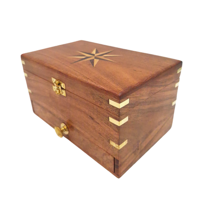 Elegante Holzschatulle für Schmuck mit Spiegel und personalisierter Gravur