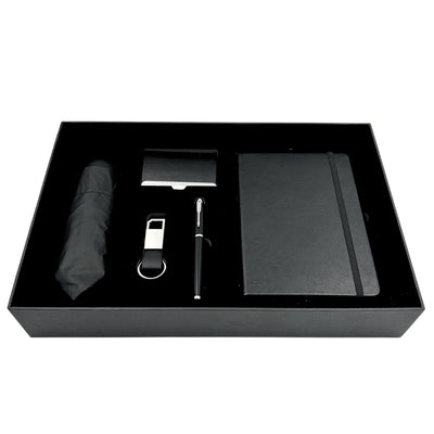 Elegantes Geschenkset Classico mit Personalisierung - Leder-Notizbuch A5, Regenschirm, Kugelschreiber, Visitenkartenetui und Schlüsselanhänger in ästhetischer Geschenkbox