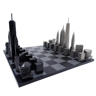 New Yorker Skyline-Schachfiguren aus Edelstahl mit Gravur