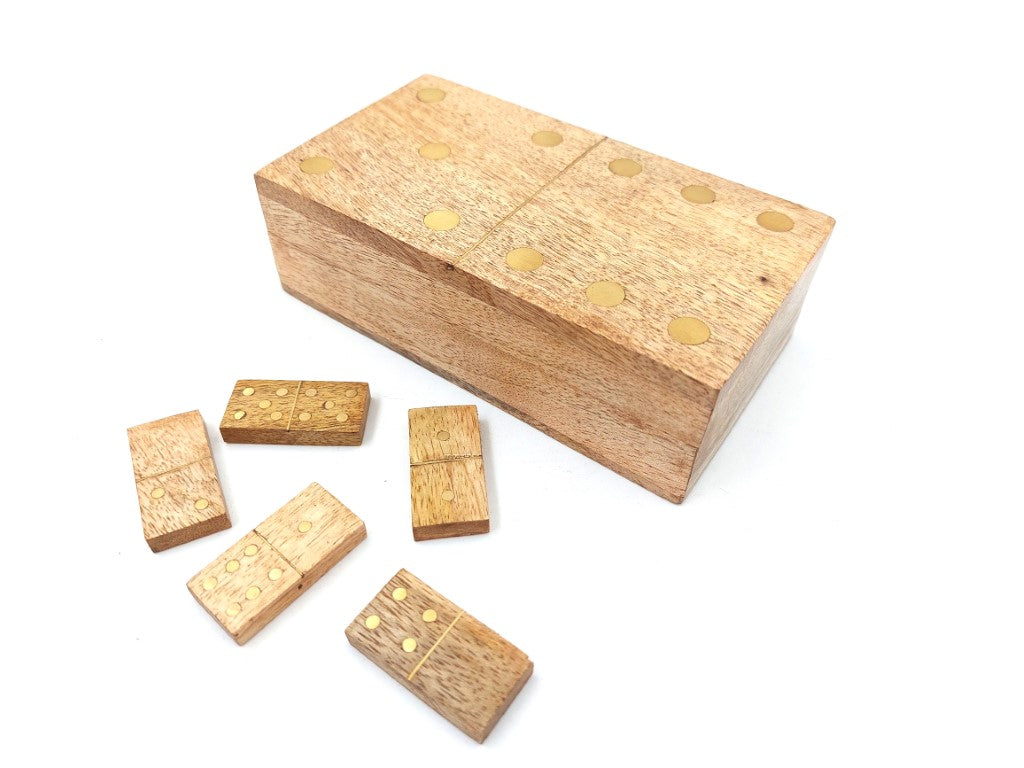 Holz-Domino aus Mango in Box mit Gravur – personalisiertes Geschenk für Erwachsene, 28 Steine, Messingverzierungen, Boxmaße 15 x 8 x 4,5 cm