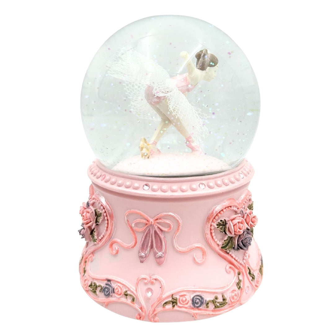 Tanzende Ballerina in einer 15 cm Glaskugel mit personalisierter Gravur – Elegante Spieluhr mit pastellfarbenem Sockel und Melodie Schwanensee