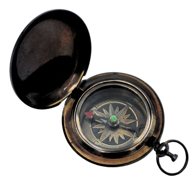 Retro-Touristenkompass aus Messing mit antikem Finish und Gravurmöglichkeit – ideales Geschenk für Reisende und Naturliebhaber – Maße 6 x 5 x 1,75 cm, schließt mit Glas-Schutzdeckel