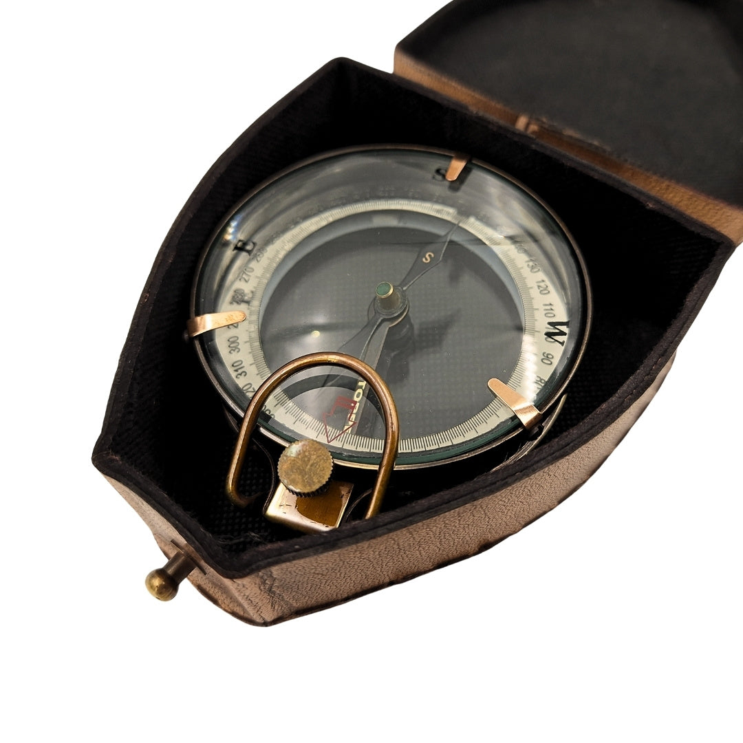 Wanderer-Kompass mit personalisierter Gravur in Lederetui – Messing-Retro-Gadget als Geschenk, 9,25 cm mit inspirierendem Schriftzug