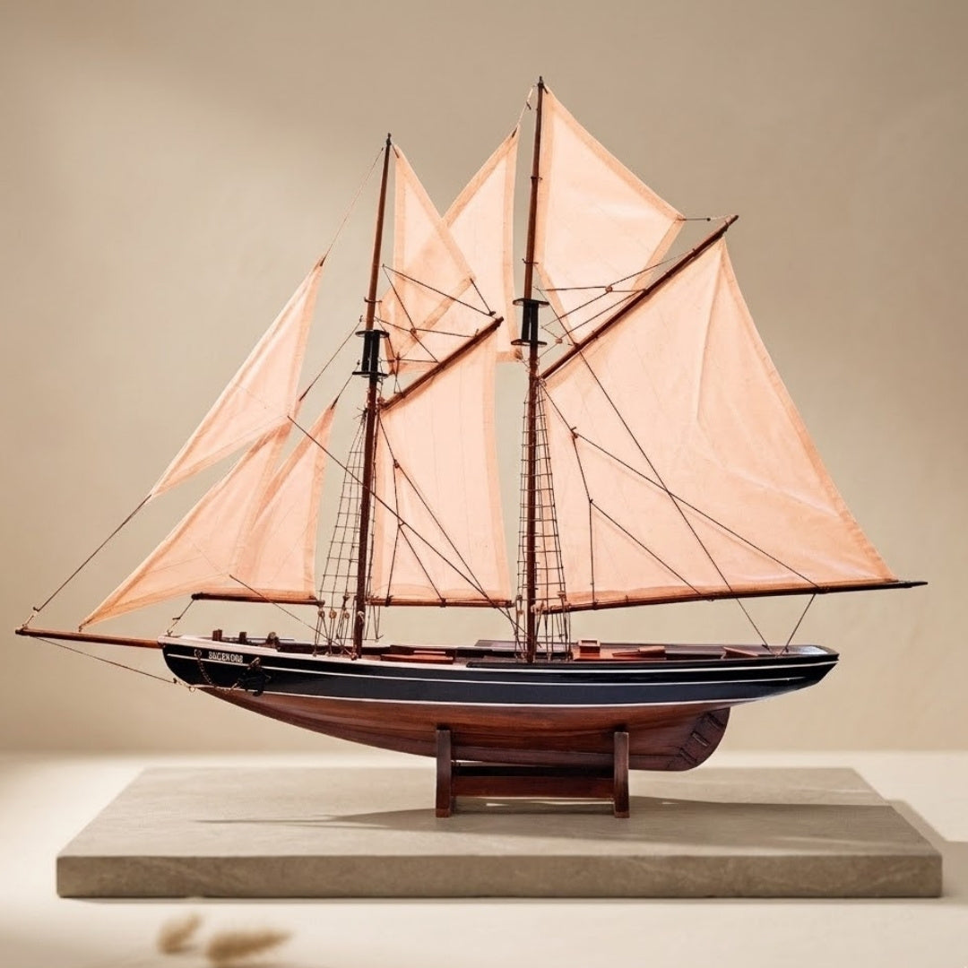 Modell des Bluenose-Schoners 78 cm mit Gravur – elegante maritime Holzdekoration, Geschenk für Segel- und Meeresgeschichtsfreunde mit natürlichen Segeln