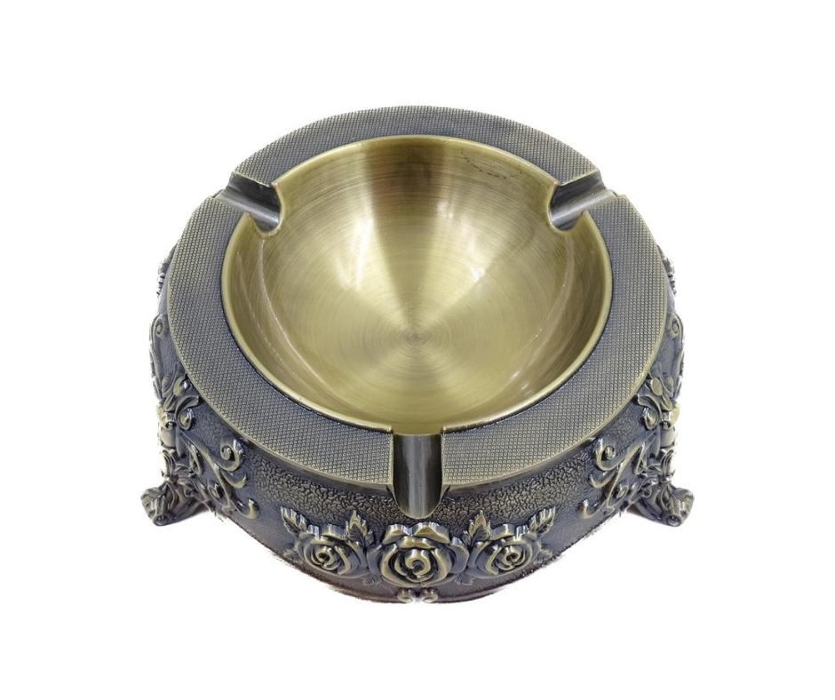 Eleganter Metall-Aschenbecher im Ludwigsstil mit Gravurmöglichkeit