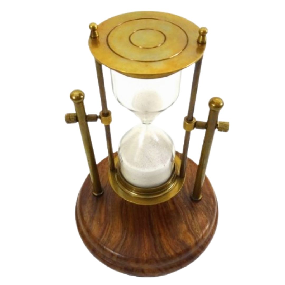 Messing-Sanduhr TMR-0200 auf Holzsockel mit Möglichkeit zur Personalisierung durch Gravur - elegantes Geschenk für den Schreibtisch, 20 cm hoch, weißer Sand