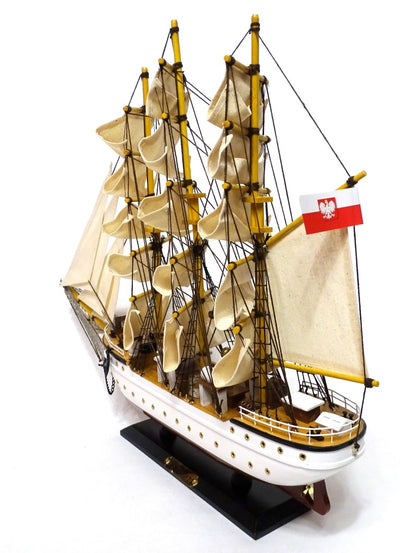 Modell des Segelschiffs Dar Pomorza 50 cm mit Möglichkeit zur personalisierten Gravur