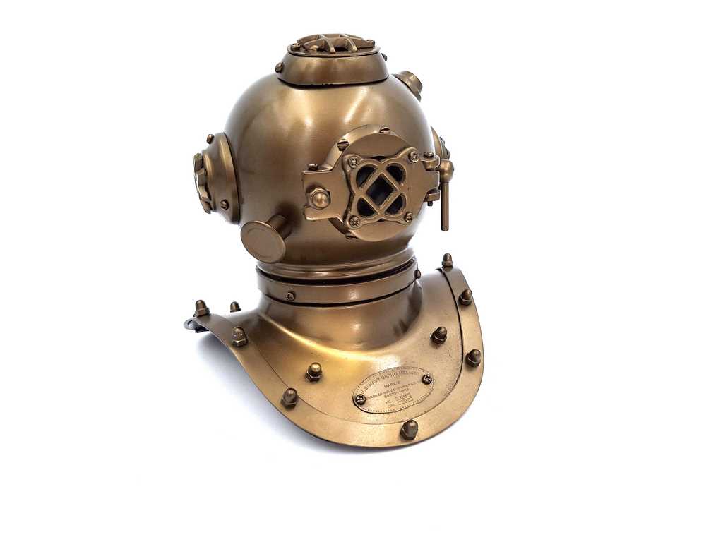 Goldener US Navy Taucherhelm NC2084B aus Messing mit personalisierbarer Gravur