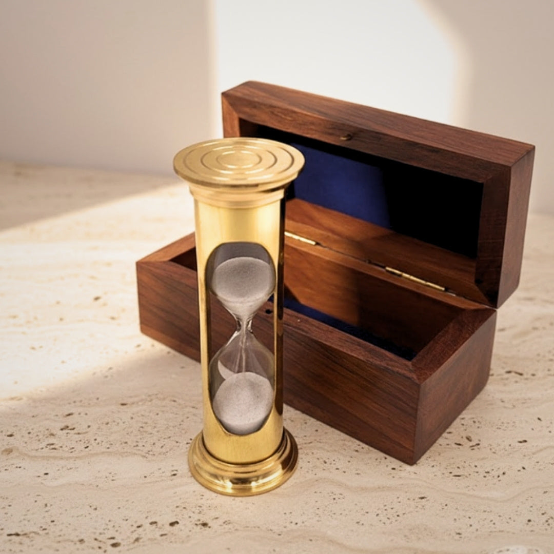 Sanduhr ROUND STP99 in einer Holzkiste mit personalisierbarer Gravur, messingfarben, goldglänzend, 3 Minuten, perfektes Geschenk für RPG-Fans und Guinness-Rekordhalter