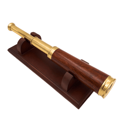 Messing-Holz-Lunette mit Personalisierung und Gravur auf elegantem Holzsockel
