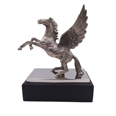 Dekorative Pegasusfigur aus Aluminium auf Stahl-Holz-Sockel, personalisierte Gravur, elegantes Geschenk für Liebhaber der griechischen Mythologie, Höhe 36 cm, silberfarben mit schwarzem Sockel