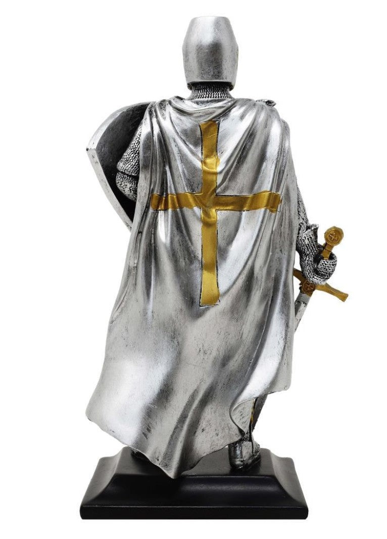 Große Figur eines Deutschordensritters aus Polyresin mit Personalisierung durch Gravur