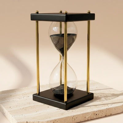 Messing-Holz-Sanduhr 5 Minuten mit schwarzem Sand und personalisierbarer Gravur – elegante Retro-Dekoration als Geschenk, Höhe 16 cm