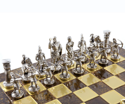 Messing-Schachspiel Gold-Silber mit Gravur – exklusives Geschenk für besondere Anlässe – Maße 44x44 cm, Königshöhe 9,7 cm, handgefertigt, luxuriöse Materialien