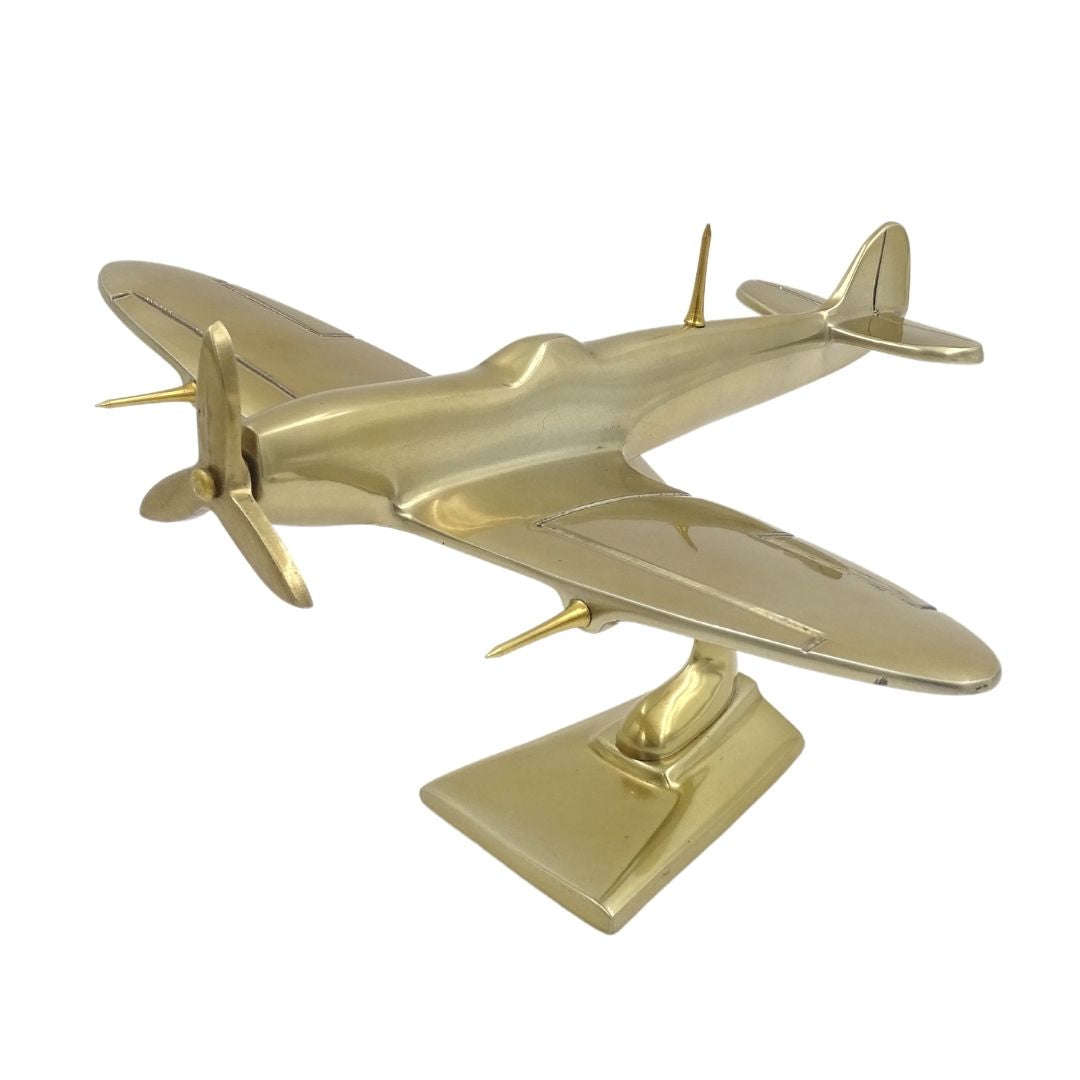 Modell des Jagdflugzeugs Spitfire aus Aluminium in Gold mit personalisierbarer Gravur