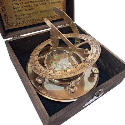Messingkompass 20 cm mit Sonnenuhr in einer Holzkiste mit Möglichkeit zur Gravurpersonalisierung