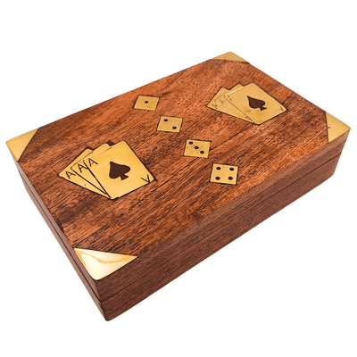 Elegantes Spielset mit zwei Kartendecks und Würfeln in Holzbox mit Messingverzierungen – Personalisierte Gravur  