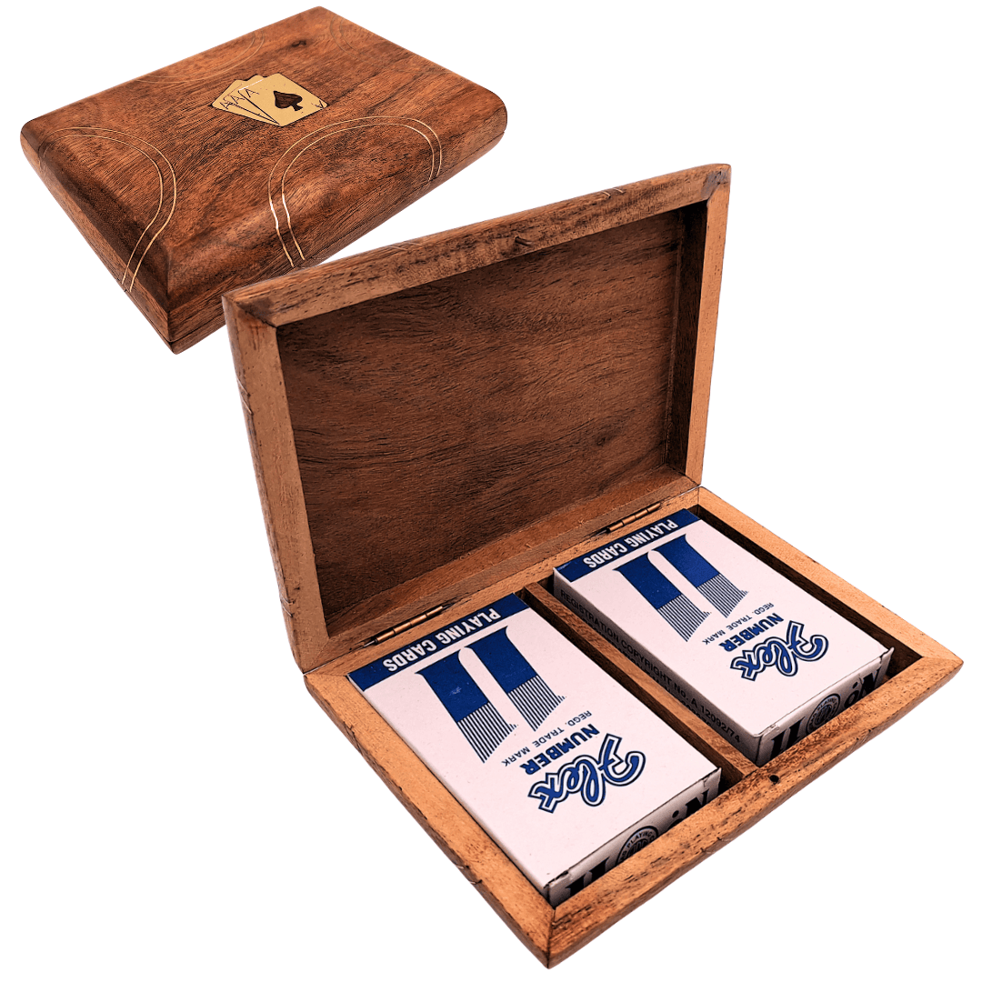 Elegantes Set mit 2 Kartendecks in Holzkiste mit Personalisierung und Gravur