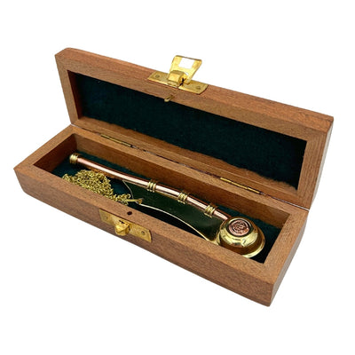 Steuermanns-Pfeife mit Gravur in eleganter Holzbox – Messing, 12,5 cm