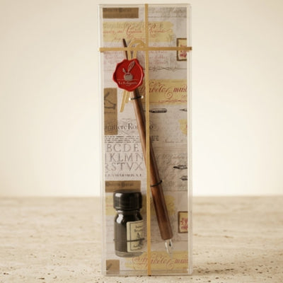 Elegantes Kalligraphie-Set mit Holzfeder und schwarzer Tinte, personalisierbare Gravur, ideal als Geschenk für Schreibkunstliebhaber, in dekorativer Verpackung 7,5 x 22 x 3 cm