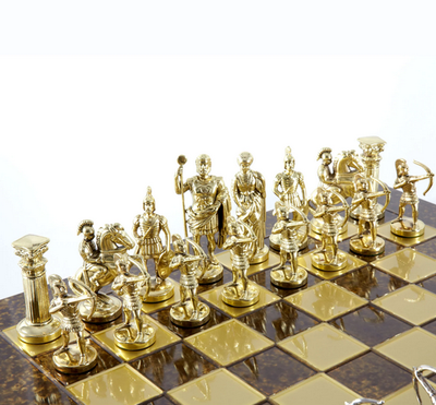 Messing-Schachspiel Gold-Silber mit Gravur – exklusives Geschenk für besondere Anlässe – Maße 44x44 cm, Königshöhe 9,7 cm, handgefertigt, luxuriöse Materialien